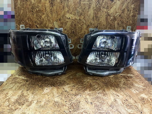 Toyota Hiace 200 Series – Genuine New Pair